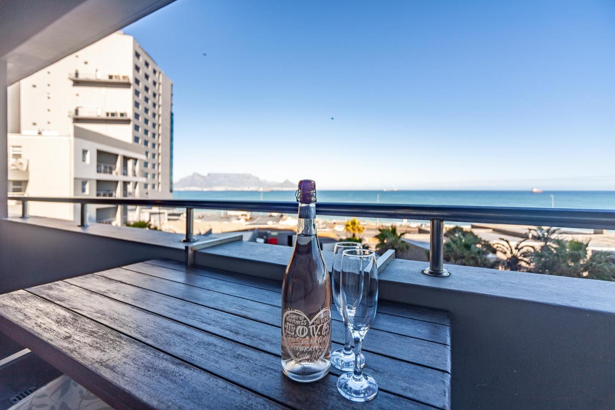 Modern Beachfront With Ocean Views - Infinity G9, Blouberg, Cape Town Bloubergstrand Exterior foto